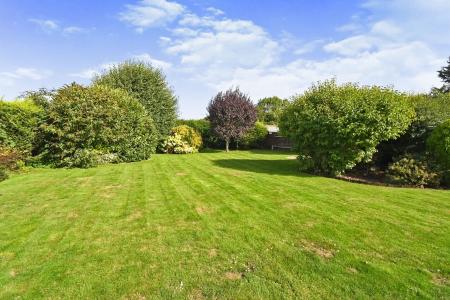 4 bedroom Semi-detached house for sale in Lincoln Road, Branston, LN4