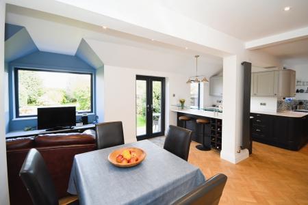 4 bedroom Semi-detached house for sale in Lincoln Road, Branston, LN4