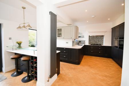 4 bedroom Semi-detached house for sale in Lincoln Road, Branston, LN4