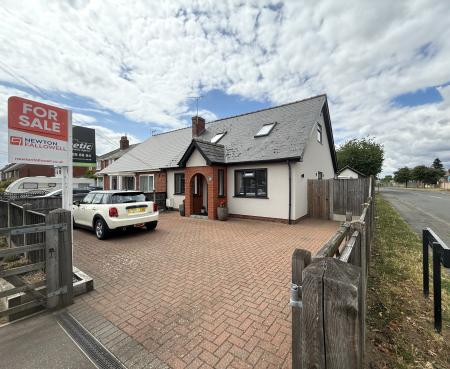 Lincoln Road, North Hykeham, LN6