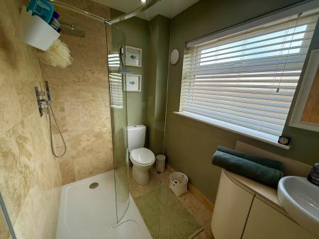 5 bedroom Bungalow for sale in Lincoln Road, North Hykeham, LN6