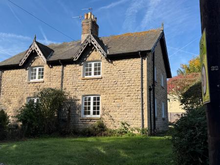 2 bedroom Semi-detached house for sale in Cliff Road, Leadenham, LN5