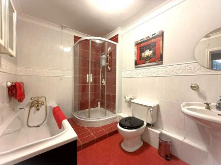 4 bedroom Detached bungalow for sale in Main Street, Torksey, LN1