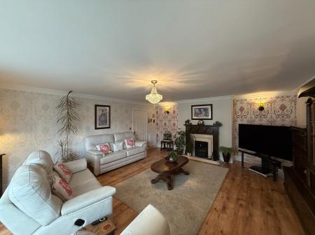 4 bedroom Detached house for sale in Maltkiln Road, Fenton, LN1