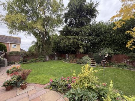 4 bedroom Detached house for sale in Maltkiln Road, Fenton, LN1