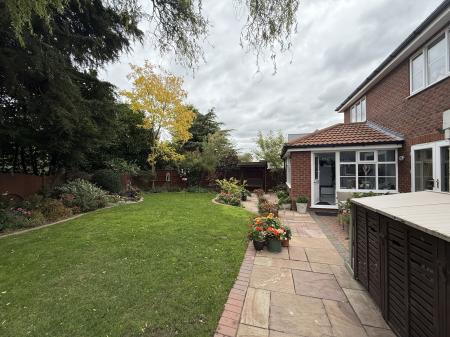 4 bedroom Detached house for sale in Maltkiln Road, Fenton, LN1