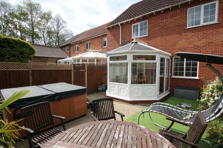 3 bedroom Terraced House for sale in Manor Court, Sudbrooke, LN2