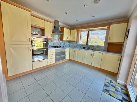 2 bedroom Apartment for sale in Marine Approach, Burton Waters, Lincoln, LN1