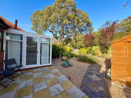 2 bedroom Bungalow for sale in Meadowlake Close, Lincoln, LN6