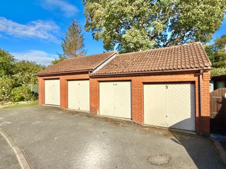 2 bedroom Bungalow for sale in Meadowlake Close, Lincoln, LN6