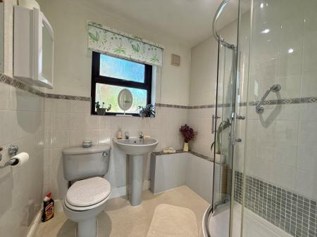 2 bedroom Bungalow for sale in Meadowlake Close, Lincoln, LN6