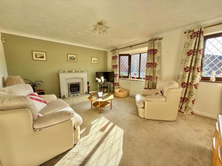 2 bedroom Bungalow for sale in Meadowlake Close, Lincoln, LN6