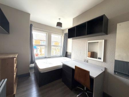 6 bedroom Terraced House for sale in Monks Road, Lincoln, LN2