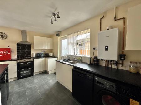 2 bedroom Bungalow for sale in Montaigne Crescent, Lincoln, LN2