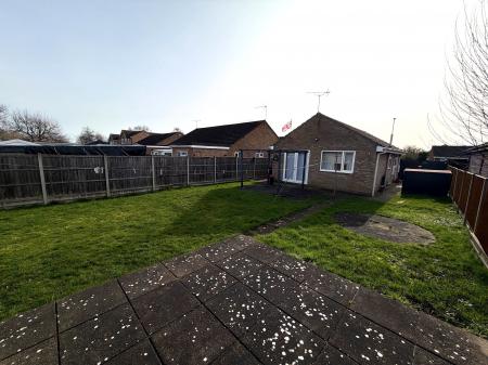 2 bedroom Bungalow for sale in Montaigne Crescent, Lincoln, LN2