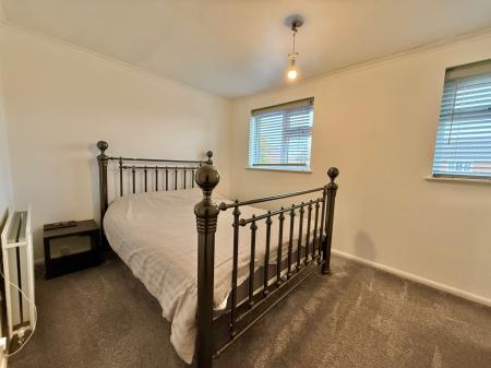 3 bedroom Semi-detached house for sale in Neile Close, Uphill Lincoln, Lincoln, LN2