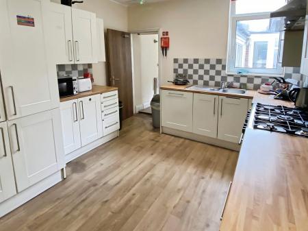 8 bedroom End of terrace house for sale in Newport, Lincoln, LN1