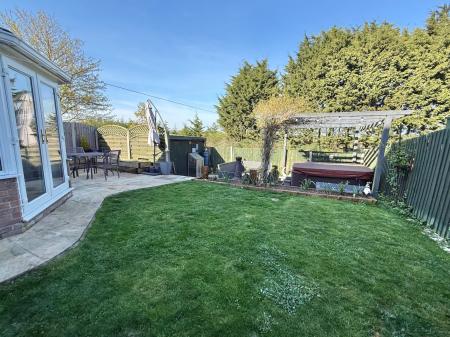 4 bedroom Detached house for sale in Paddock Lane, Metheringham, LN4