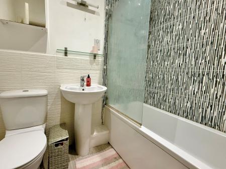 2 bedroom End of terrace house for sale in Poachers Chase, Wragby, LN8