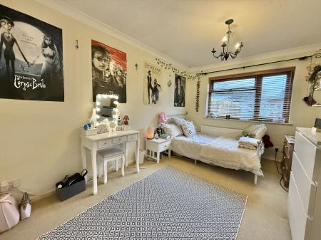 4 bedroom Bungalow for sale in Pynder Close, Washingborough, LN4