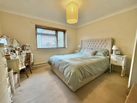 4 bedroom Bungalow for sale in Pynder Close, Washingborough, LN4