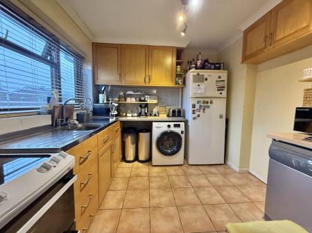 4 bedroom Bungalow for sale in Pynder Close, Washingborough, LN4