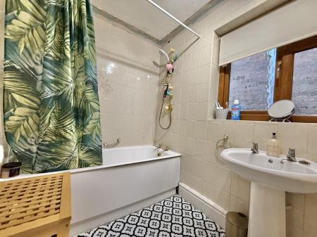 4 bedroom Bungalow for sale in Pynder Close, Washingborough, LN4