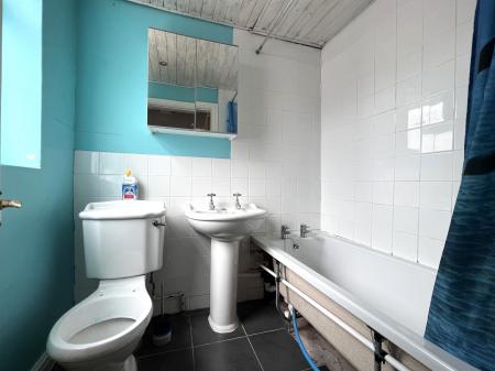 3 bedroom Terraced House for sale in Shakespeare Street, Lincoln, LN5