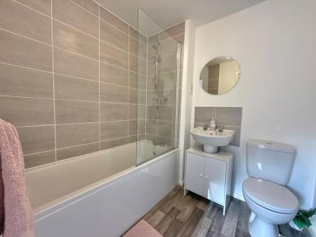 2 bedroom Semi-detached house for sale in Shrewsbury Road, Bracebridge Heath, LN4