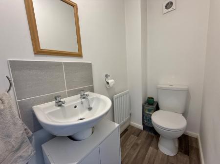 2 bedroom Semi-detached house for sale in Shrewsbury Road, Bracebridge Heath, LN4