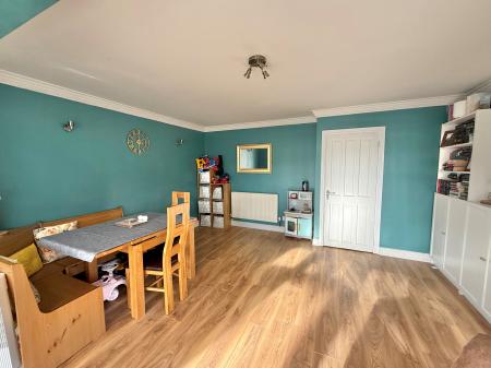 3 bedroom Semi-detached house for sale in Snowdon Close, Lincoln, LN5