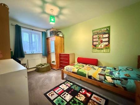 4 bedroom Semi-detached house for sale in Swallow Gate, Saxilby, LN1