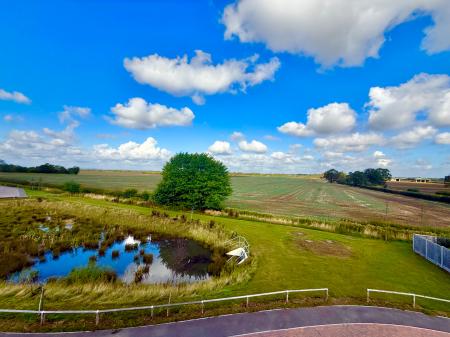 4 bedroom Semi-detached house for sale in Swallow Gate, Saxilby, LN1