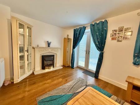 4 bedroom Semi-detached house for sale in Swallow Gate, Saxilby, LN1