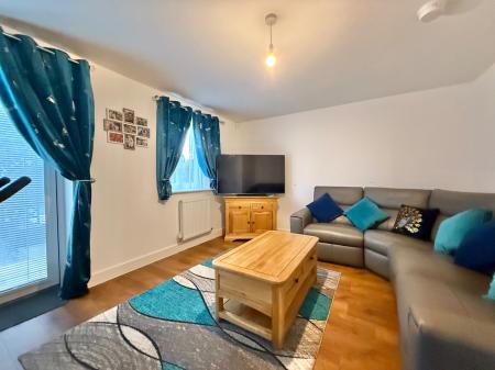 4 bedroom Semi-detached house for sale in Swallow Gate, Saxilby, LN1