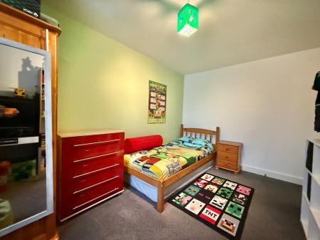 4 bedroom Semi-detached house for sale in Swallow Gate, Saxilby, LN1