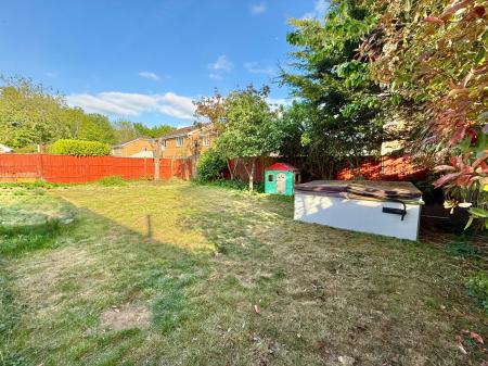 4 bedroom Detached house for sale in Sycamore Grove, Bracebridge Heath, LN4