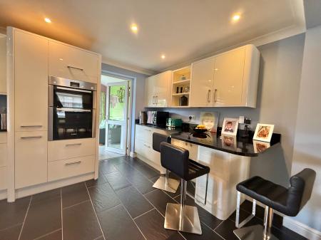 4 bedroom Detached house for sale in The Hardings, Welton, LN2