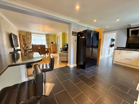 4 bedroom Detached house for sale in The Hardings, Welton, LN2