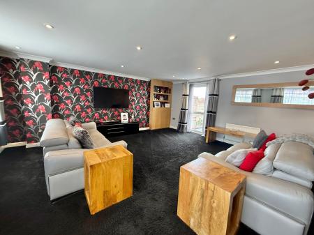 4 bedroom Detached house for sale in The Hardings, Welton, LN2