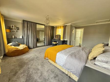 4 bedroom Detached house for sale in The Hardings, Welton, LN2