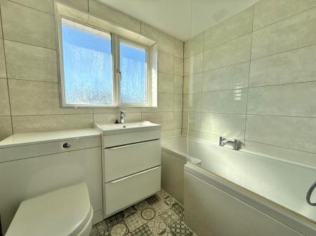 3 bedroom Semi-detached house for sale in Valley Road, Lincoln, LN5