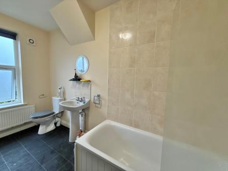 5 bedroom Terraced House for sale in Vine Street, Lincoln, LN2