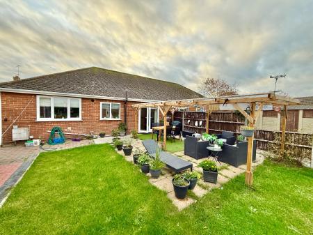 2 bedroom Semi-detached bungalow for sale in Westbrooke Road, Lincoln, LN6