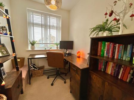 3 bedroom Semi-detached house for sale in Western Crescent, Lincoln, LN6