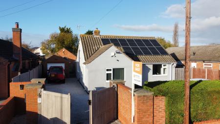 4 bedroom Detached bungalow for sale in Westfield Drive, North Greetwell, Lincoln, LN2