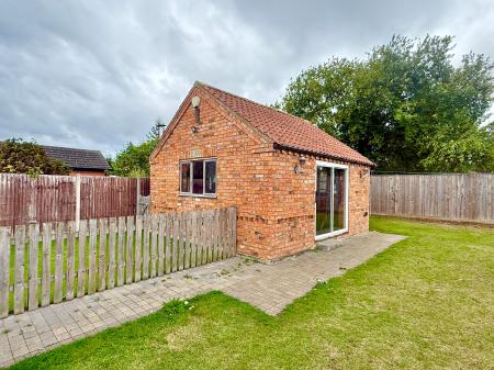 4 bedroom Detached bungalow for sale in Westfield Drive, North Greetwell, Lincoln, LN2