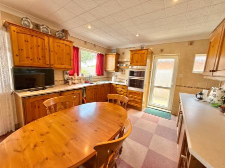 3 bedroom Bungalow for sale in Westwood Drive, Lincoln, LN6