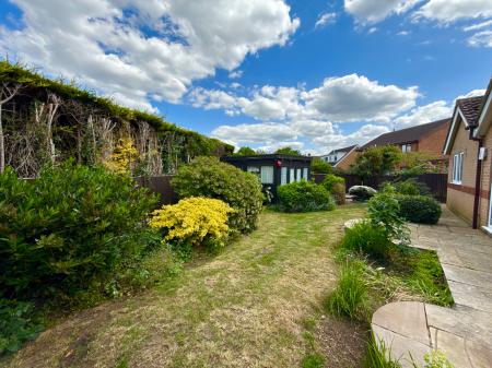 3 bedroom Detached bungalow for sale in Windsor Close, Sudbrooke, LN2