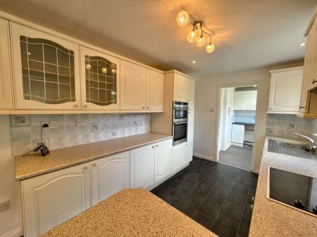 3 bedroom Detached bungalow for sale in Windsor Close, Sudbrooke, LN2